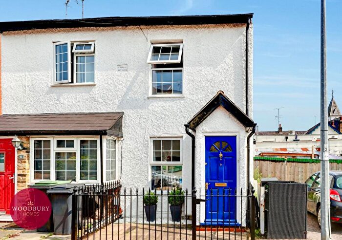 2 Bedroom Semi-Detached House For Sale In Smarts Lane, Loughton, IG10