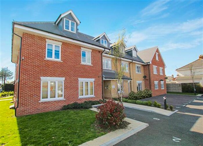 2 Bedroom Flat For Sale In Fairmile Road, Christchurch, BH23