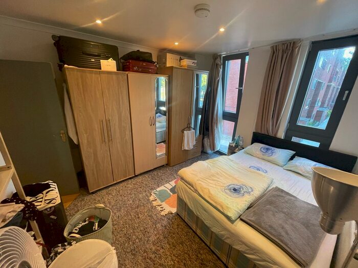 1 Bedroom Flat To Rent In Pentonville Road, Kings Cross, N1
