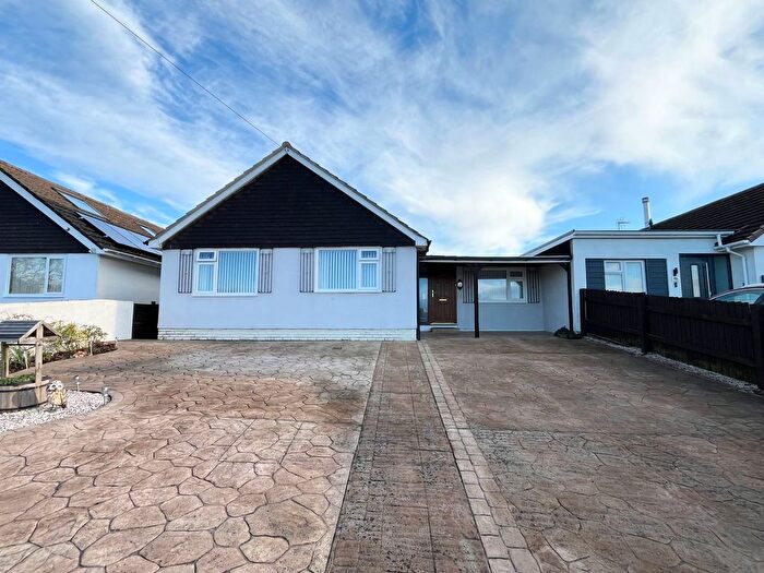 3 Bedroom Bungalow For Sale In The Roundway, Kingskerswell, TQ12
