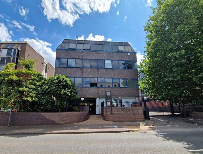 1 Bedroom Flat To Rent In London Road, Bracknell, Berkshire, RG12