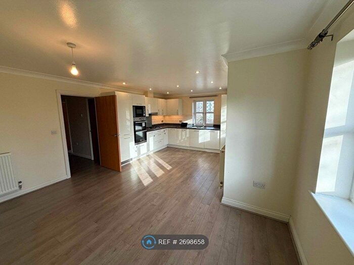 2 Bedroom Flat To Rent In Andersons Croft, Hemel Hempstead, HP1