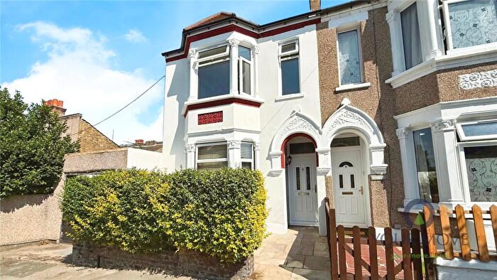 3 Bedroom End Of Terrace House To Rent In Bostall Lane, London, SE2
