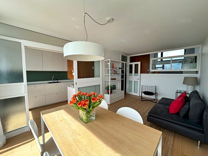 1 Bedroom Flat To Rent In Vauxhall Bridge Road, London, SW1V