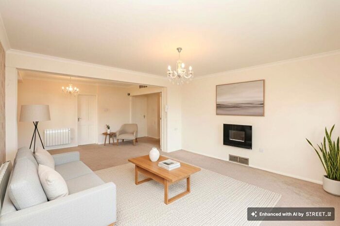 3 Bedroom Apartment For Sale In Kenilworth Court, Hill Turrets Close, S11