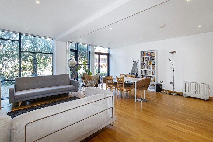 2 Bedroom Flat For Sale In Roach Road, London, E3