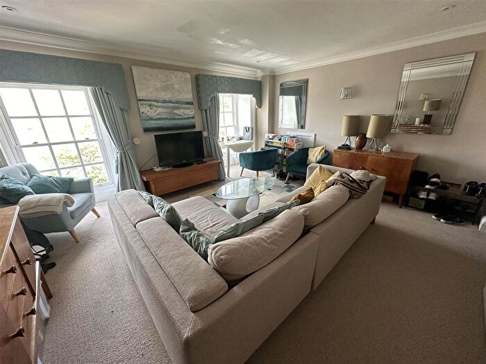 2 Bedroom Flat To Rent In Queen Square, Bath, BA1