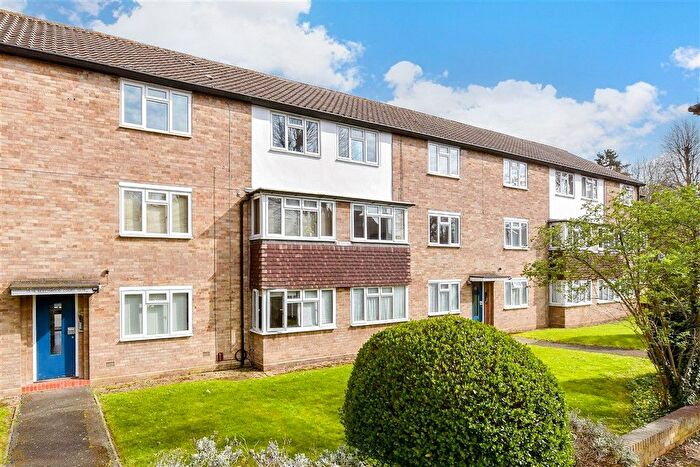 2 Bedroom Flat For Sale In St. James Road, Sutton, Surrey, SM1