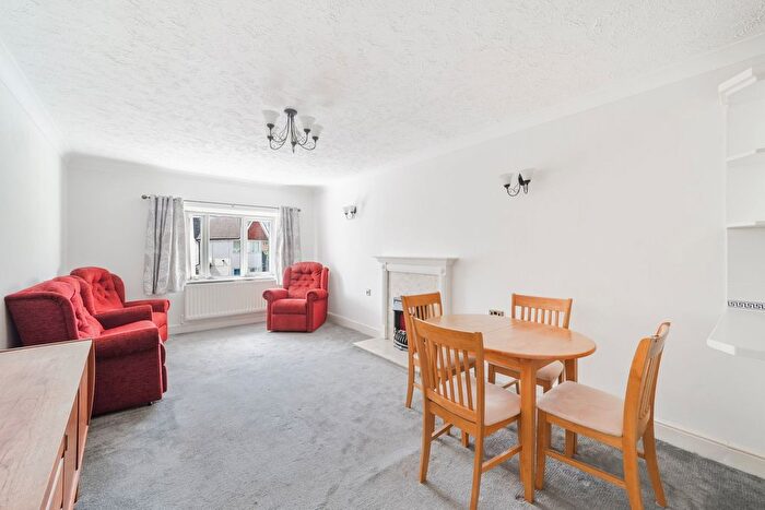 1 Bedroom Flat For Sale In Beatrice Road, Oxted, RH8