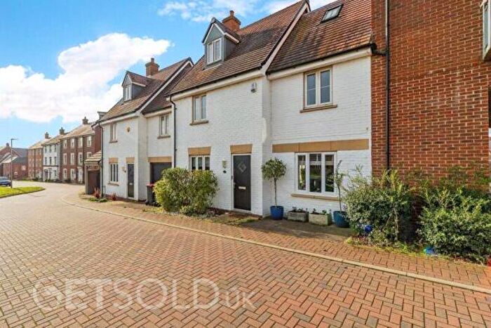 5 Bedroom Terraced House For Sale In Honduras Gardens, Milton Keynes, MK3