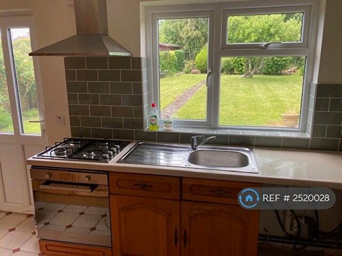 4 Bedroom Detached House To Rent In Carsington Crescent, Derby, DE22