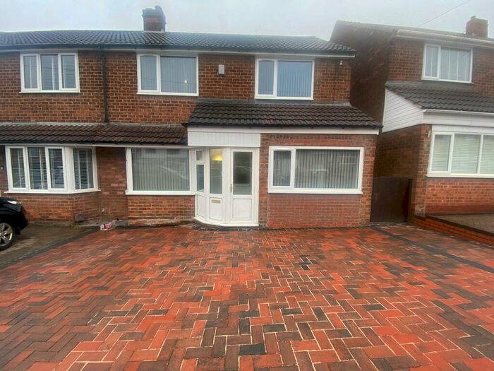 3 Bedroom House To Rent In Planetree Road, Streetly, B74