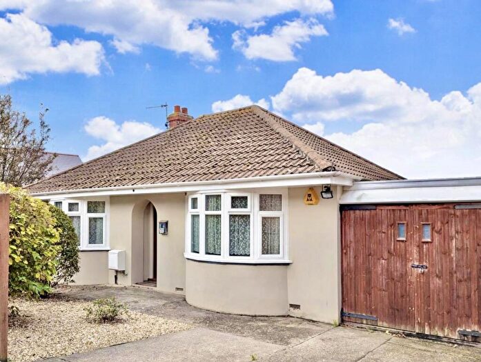 2 Bedroom Bungalow For Sale In Markham Avenue, Weymouth, DT4
