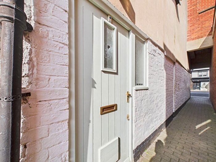 3 Bedroom Flat To Rent In Barton Street, Tewkesbury, Gloucestershire, GL20