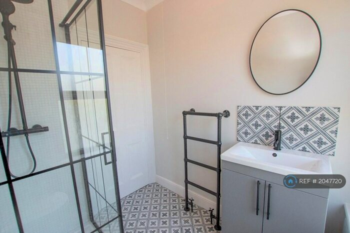 2 Bedroom Flat To Rent In Ashburnham Road, Bedford, MK40