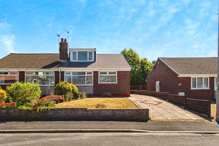 2 Bedroom Bungalow For Sale In Rydal Close, Denton, Manchester, Greater Manchester, M34