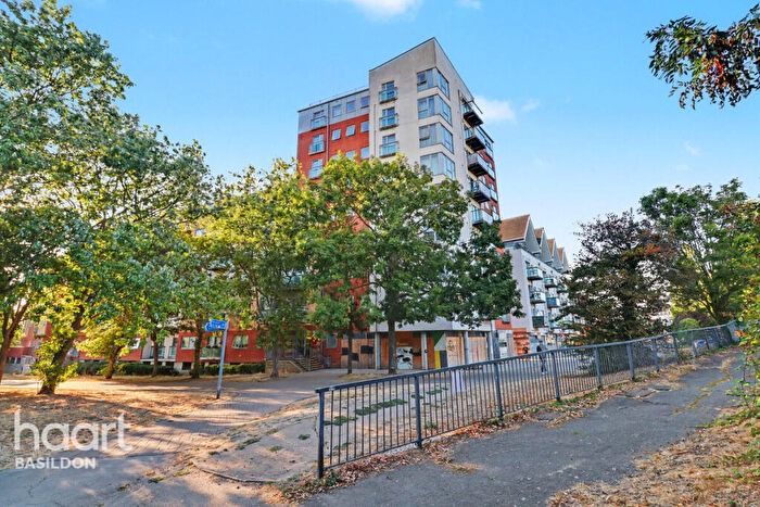 1 Bedroom Apartment For Sale In Station Lane, Basildon, SS13