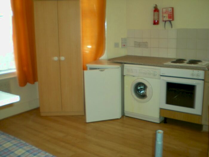 Studio To Rent In Dongola Road, London N17