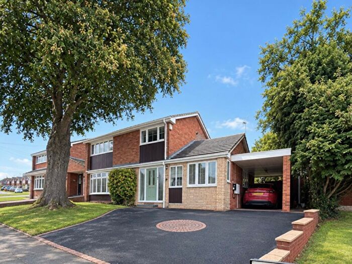 4 Bedroom Detached House For Sale In Caswell Road, Sedgley, DY3
