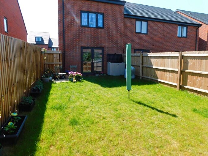 3 Bedroom Town House To Rent In Noble Close, Peterborough, Cambridgeshire, PE4