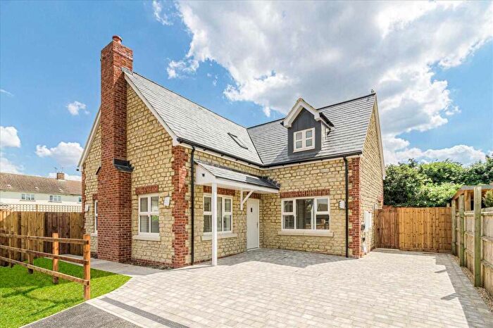3 Bedroom Detached House For Sale In London Road, Bozeat, NN29