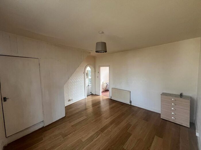2 Bedroom Flat To Rent In St Marks Road, Enfield, EN1