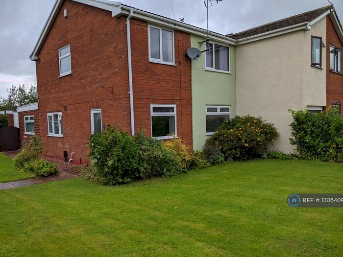 4 Bedroom Semi-Detached House To Rent In Oldfield Drive, Vicars Cross, Chester, CH3