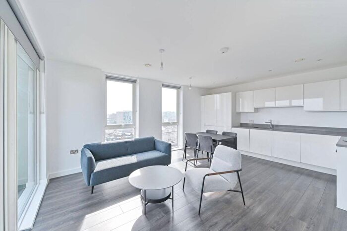 2 Bedroom Flat To Rent In Batavia Road, New Cross, London, SE14