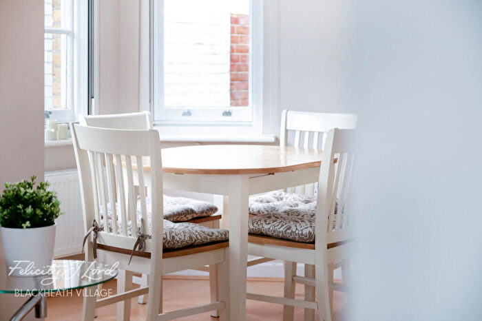 1 Bedroom Apartment For Sale In Peel Place, London, SE18