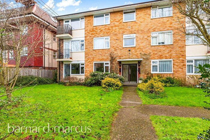 2 Bedroom Flat To Rent In Imperial Gardens, Mitcham, CR4