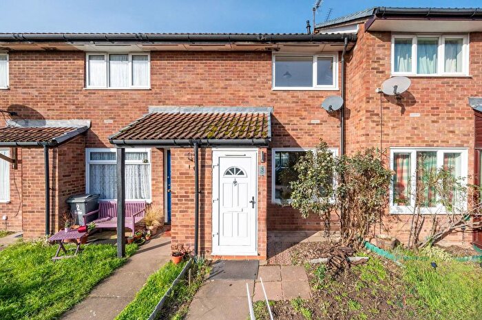 2 Bedroom Property To Rent In Harvesters Close, Isleworth, TW7