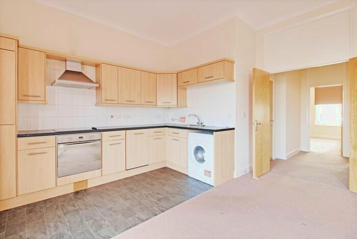 2 Bedroom Flat To Rent In New Road, Rochester ME1