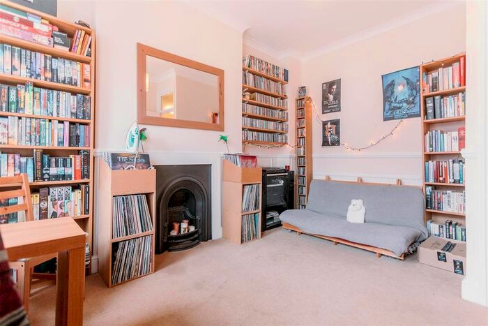 1 Bedroom Flat To Rent In Hillfield Avenue, London, N8