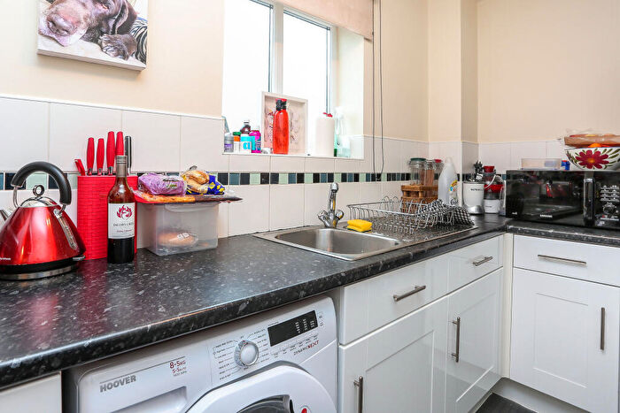2 Bedroom Apartment To Rent In Harbourne Close, Kenilworth, CV8