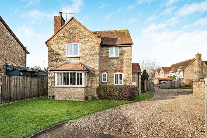 3 Bedroom Detached House For Sale In High Street, Hinton Waldrist, Oxfordshire, SN7