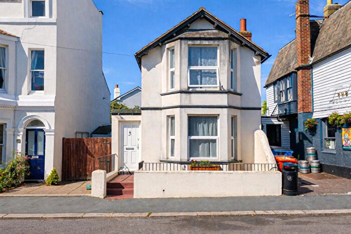 2 Bedroom Detached House For Sale In Priory Road, Hastings, TN34