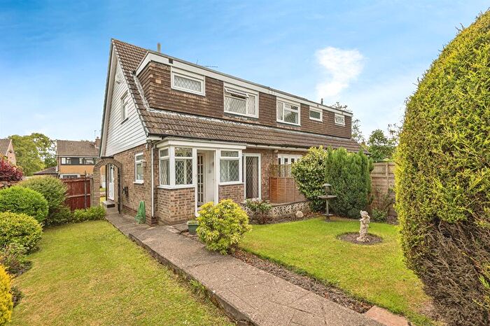 3 Bedroom Semi-Detached House For Sale In Sunningdale Drive, Leeds, LS17