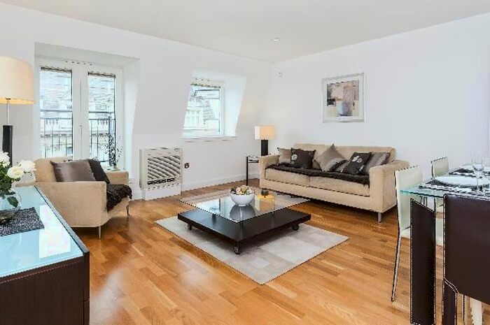 2 Bedroom Flat To Rent In Marylebone Lane, Marylebone, London, W1U