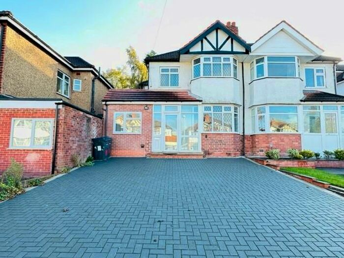 3 Bedroom Semi-Detached House To Rent In Knipersley Road, Sutton Coldfield, B73
