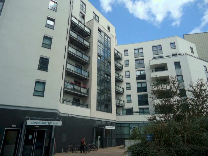 1 Bedroom Apartment To Rent In Gateway South, Marsh Lane, LS9