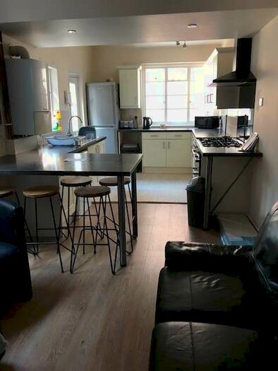 5 Bedroom Terraced House To Rent In Britannia Road North, Southsea, PO5