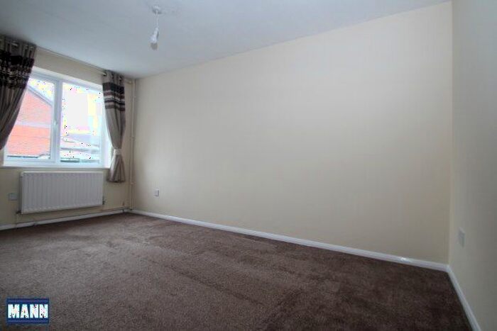 2 Bedroom Property To Rent In Crayford, Dartford, DA1
