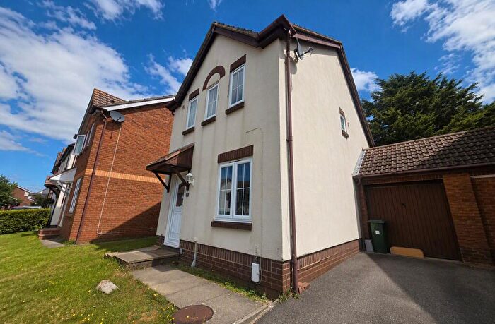 3 Bedroom Link Detached House To Rent In Brackenbury Close, BN41
