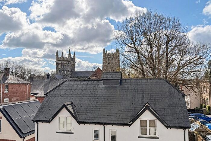 2 Bedroom Flat For Sale In Wimborne, BH21