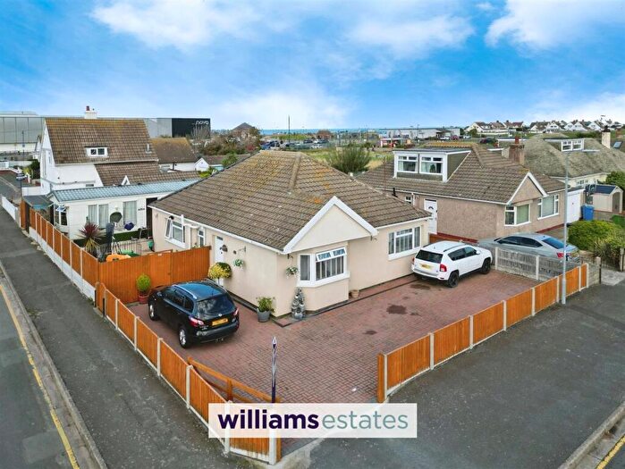 3 Bedroom Bungalow For Sale In First Avenue, Prestatyn, LL19