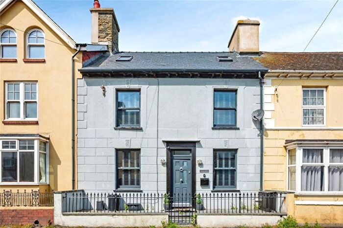 4 Bedroom Terraced House For Sale In High Street, Borth, Ceredigion, SY24