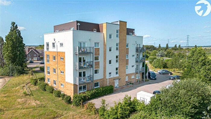2 Bedroom Flat To Rent In Durrell Dene, Dartford, DA1