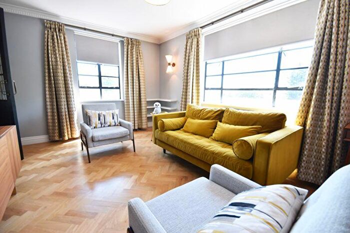 2 Bedroom Flat To Rent In Nightingale Lane, London, SW12