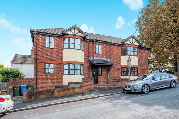 1 Bedroom Flat To Rent In St. Georges Road, Aldershot, GU12