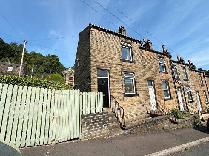 2 Bedroom Terraced House For Sale In Calder Avenue, Halifax, HX2